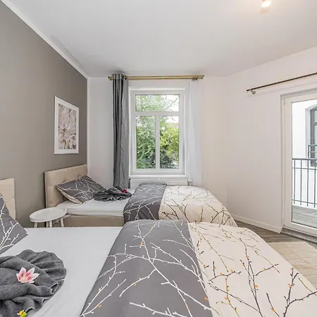 B4 Ruhiges 2-zimmer-studio Mit Balkon *