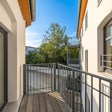 B4 Ruhiges 2-zimmer-studio Mit Balkon *